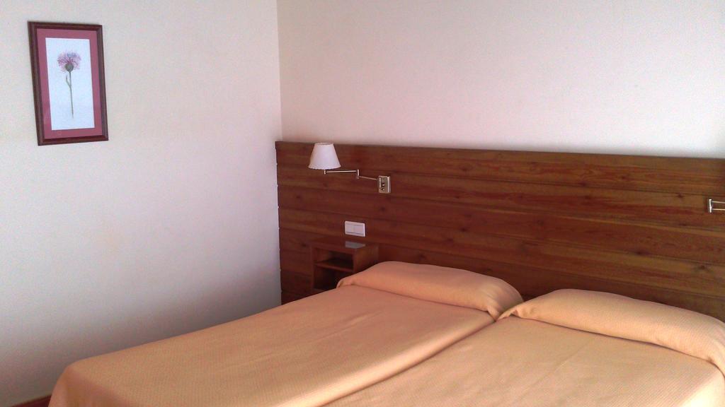 Hotel Pla Del Pi Prats I Sansor Rum bild