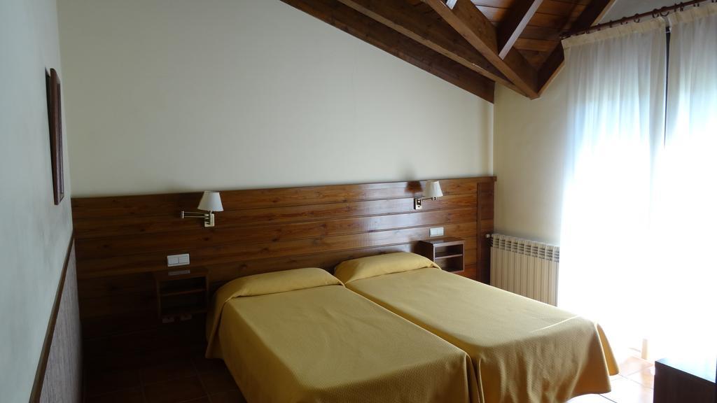 Hotel Pla Del Pi Prats I Sansor Rum bild
