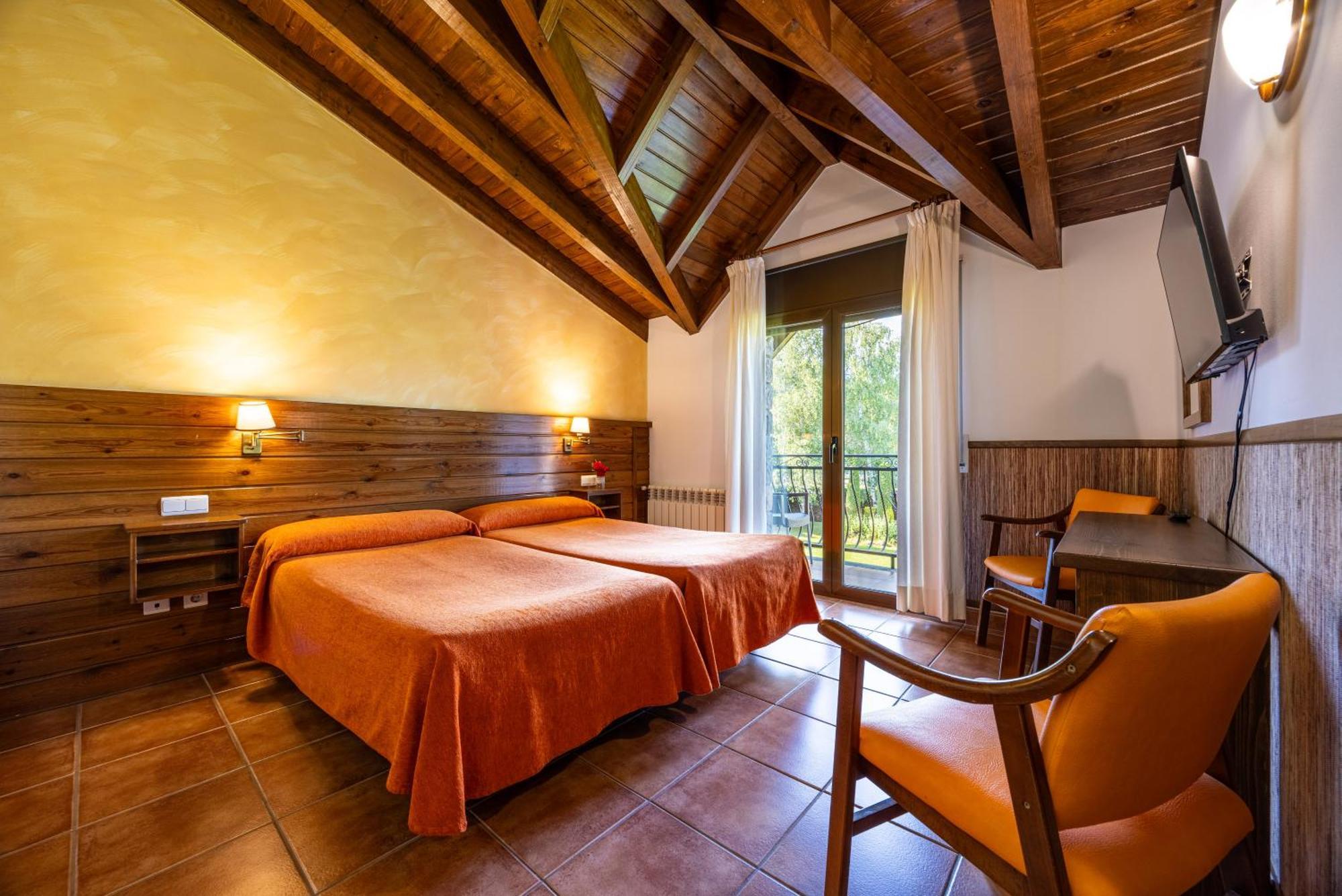 Hotel Pla Del Pi Prats I Sansor Exteriör bild