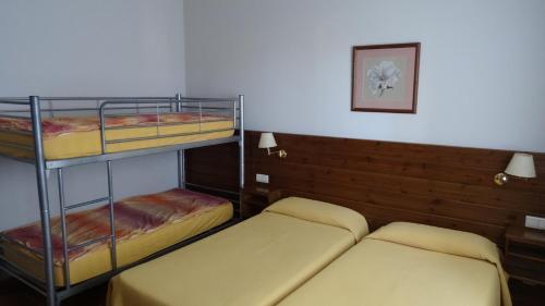 Hotel Pla Del Pi Prats I Sansor Exteriör bild